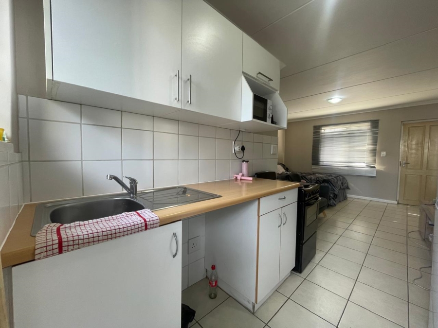 1 Bedroom Property for Sale in Maitland Western Cape